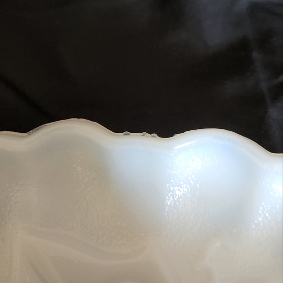 Hazel Atlas Milk Glass Grape Dish set of 4 - Picture 9 of 9